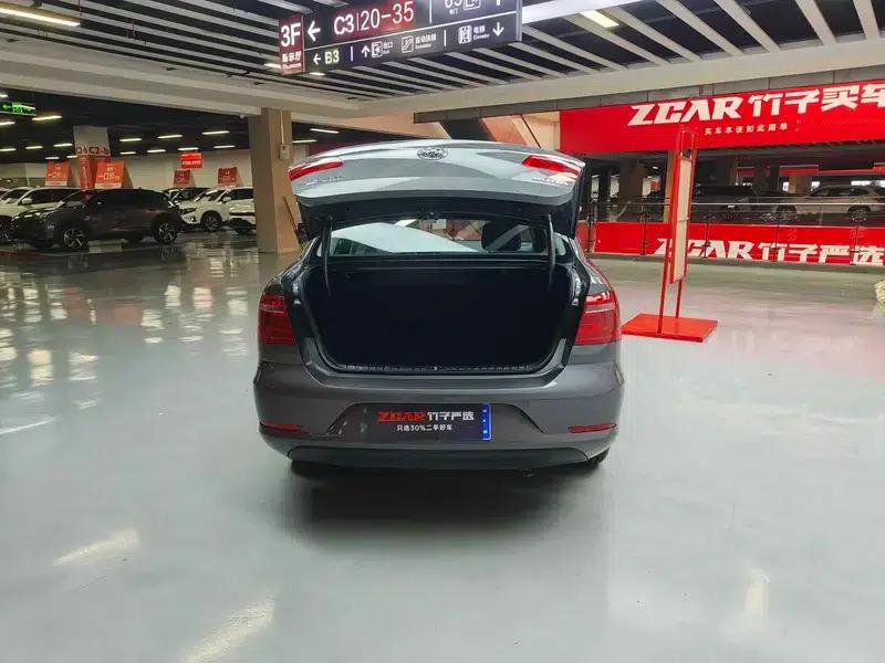 2013 Volkswagen Bora 1.6L Automatic Fashion Edition — миниатюра 19