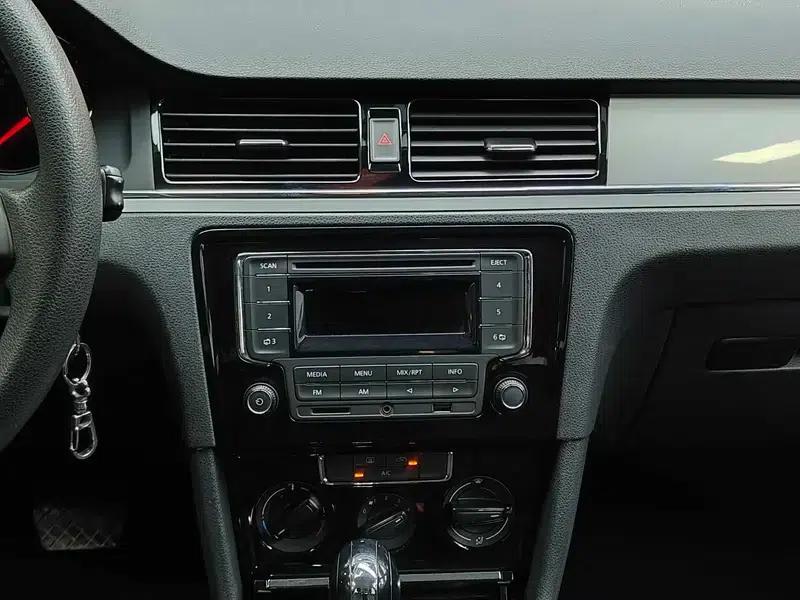 2013 Volkswagen Bora 1.6L Automatic Fashion Edition — миниатюра 23