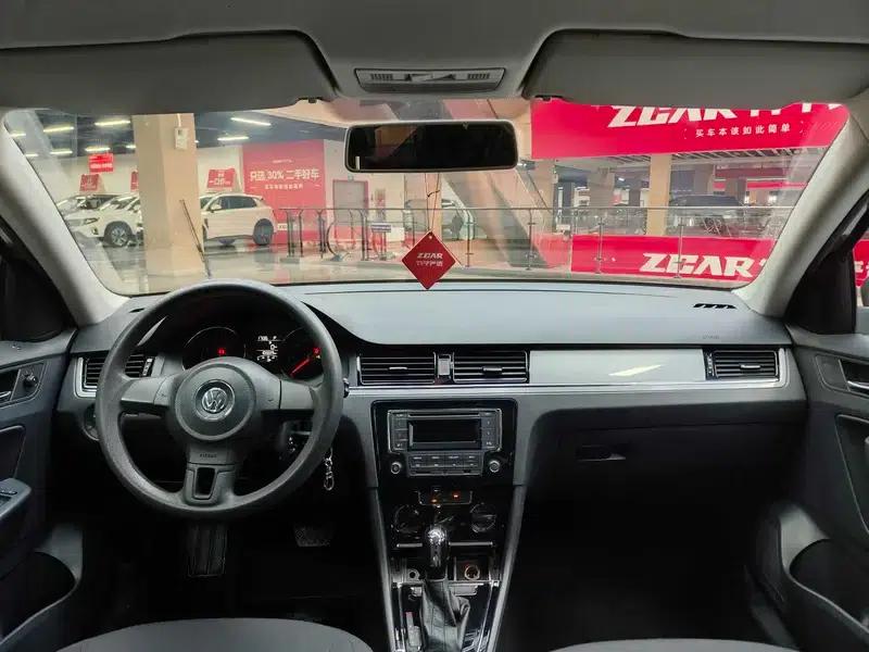 2013 Volkswagen Bora 1.6L Automatic Fashion Edition — миниатюра 25