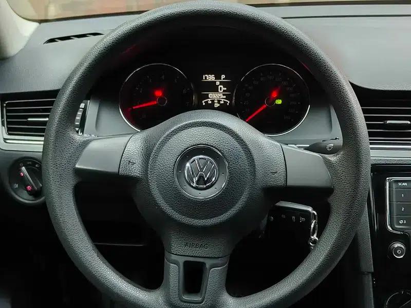 2013 Volkswagen Bora 1.6L Automatic Fashion Edition — миниатюра 27