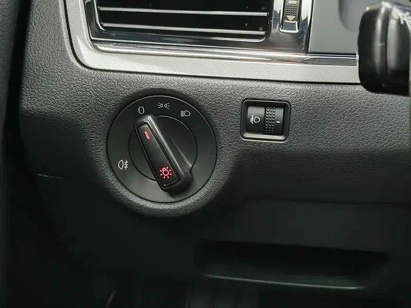 2013 Volkswagen Bora 1.6L Automatic Fashion Edition — миниатюра 29
