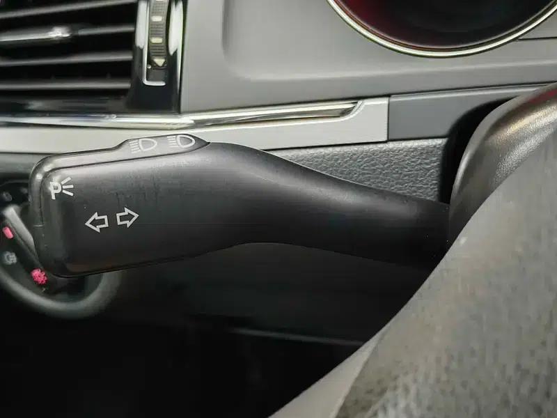 2013 Volkswagen Bora 1.6L Automatic Fashion Edition — миниатюра 30