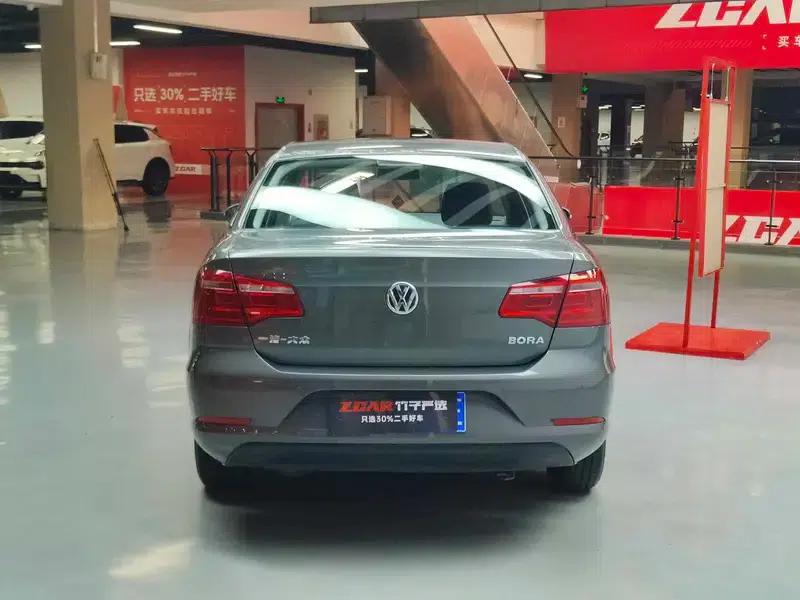 2013 Volkswagen Bora 1.6L Automatic Fashion Edition — миниатюра 6