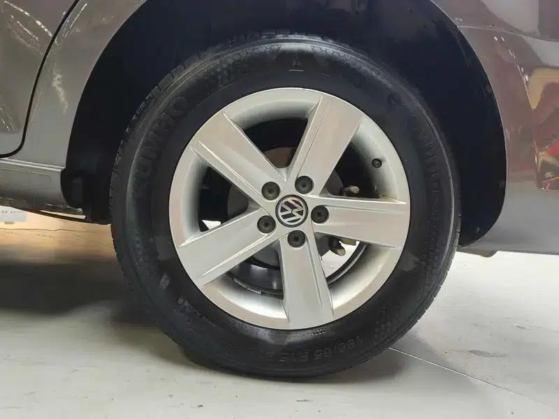 2013 Volkswagen Bora 1.6L Automatic Fashion Edition — миниатюра 9