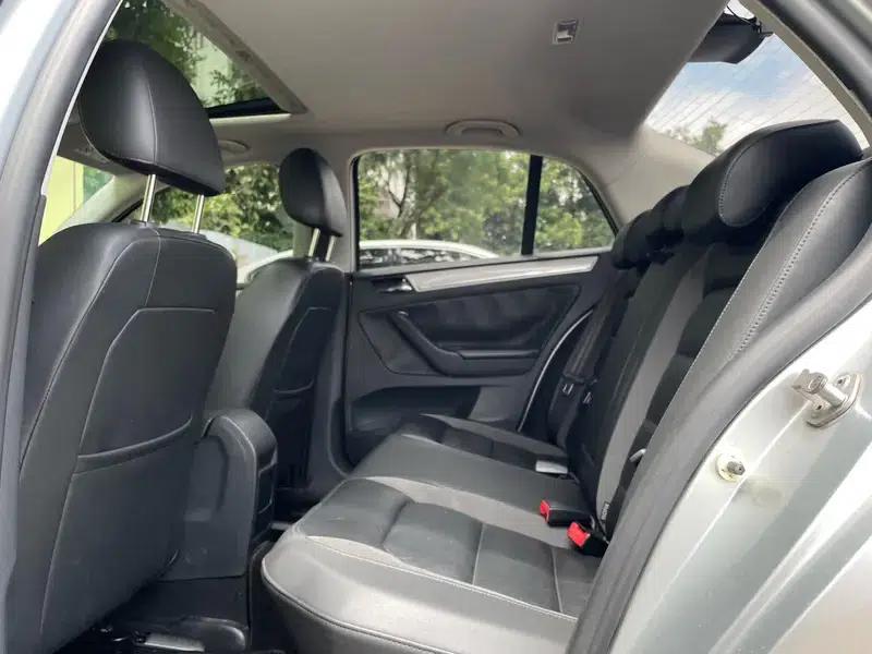 2015 Volkswagen Bora Value Edition 1.6L Automatic Comfort Model — миниатюра 9
