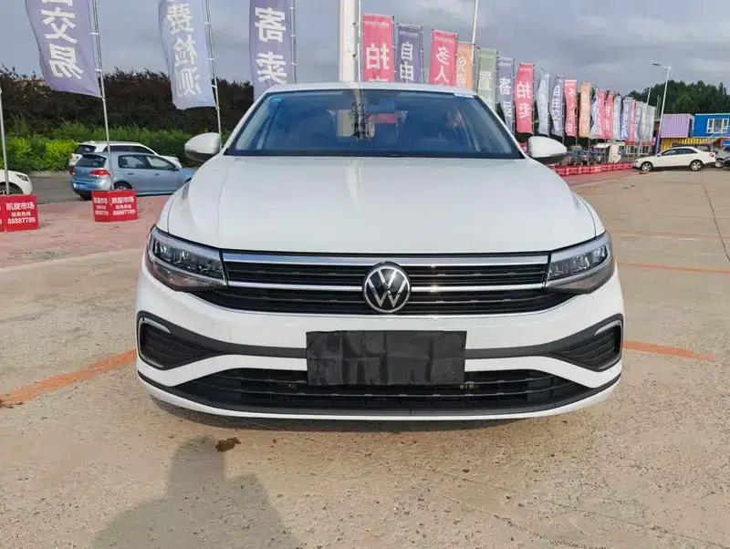 2023 Volkswagen Bora 1.5L Automatic Limited Edition — миниатюра 2
