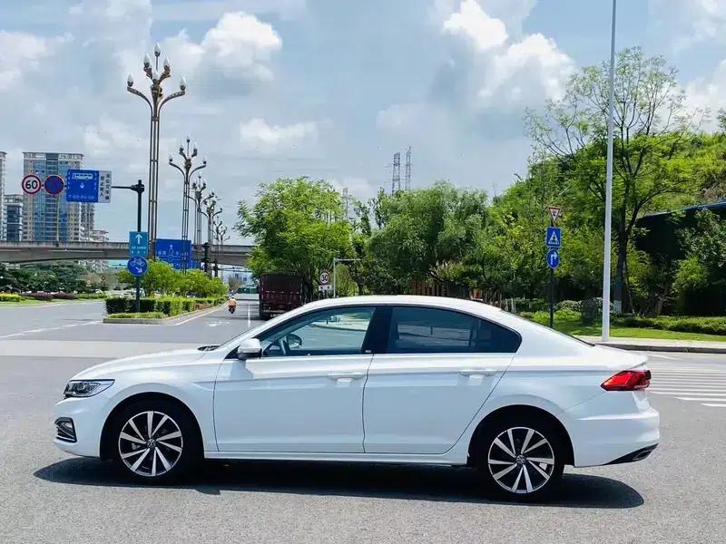 2021 Volkswagen Bora 1.5L Automatic 30th Anniversary Edition — миниатюра 4