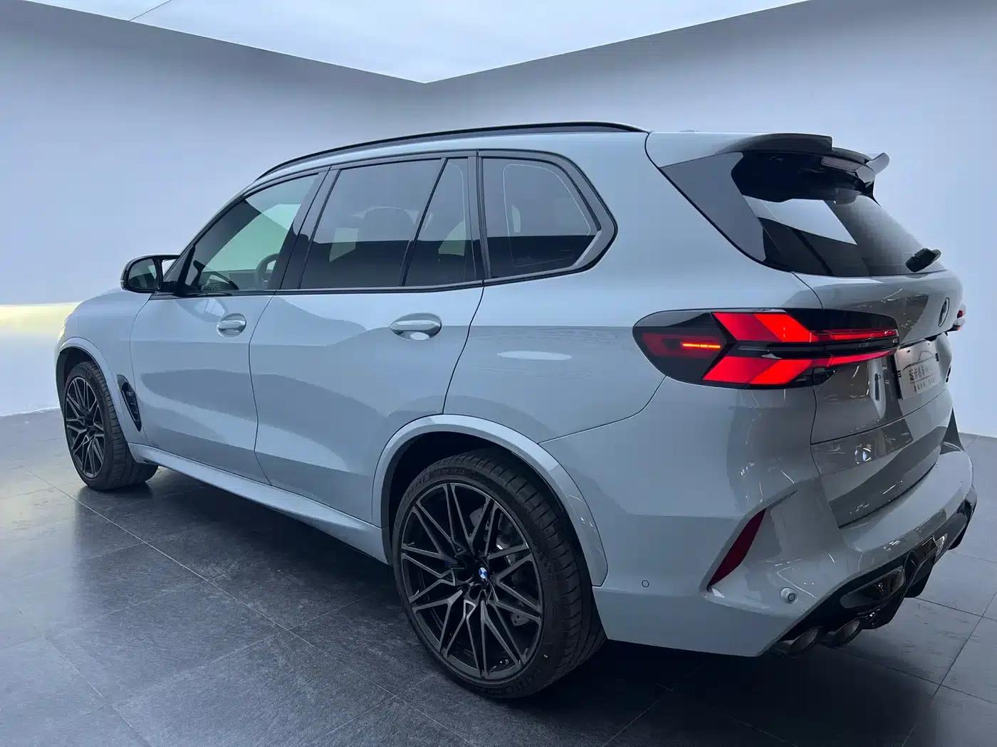 2023 BMW X5 M Competition — миниатюра 15