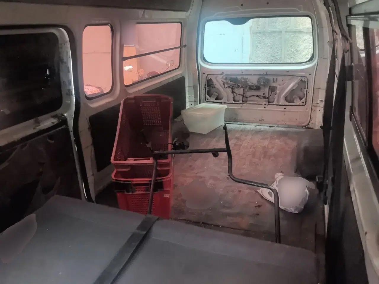 Foton Scenic G7 2017 2.0L Long-Wheelbase Commercial Van High Roof 6-Seater 4Q20M — миниатюра 17