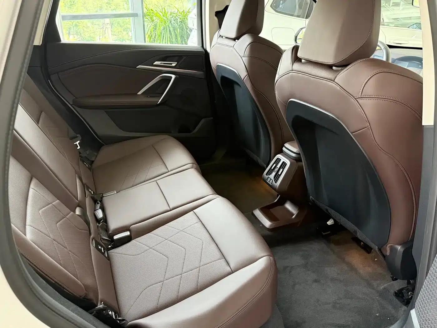 BMW iX1 2025 eDrive25L M Sport Package — миниатюра 5