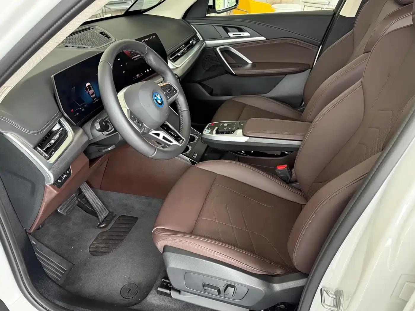 BMW iX1 2025 eDrive25L M Sport Package — миниатюра 7