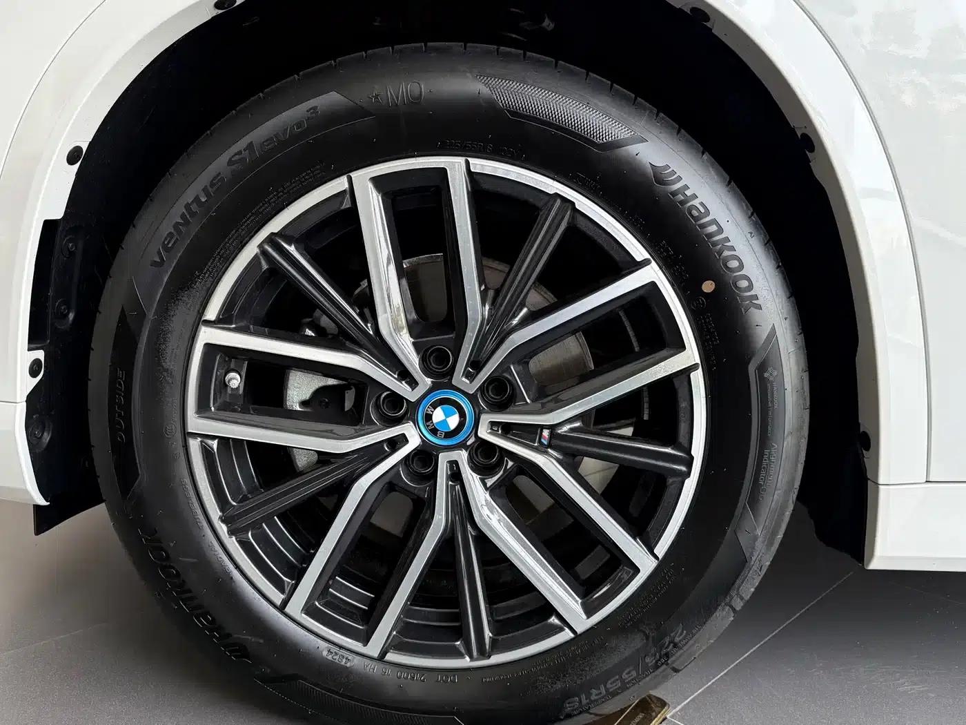 BMW iX1 2025 eDrive25L M Sport Package — миниатюра 10