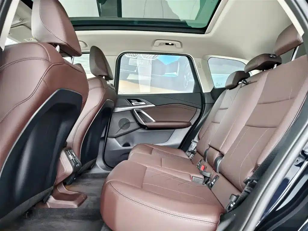 BMW iX1 2025 eDrive25L M Sport Package — миниатюра 11