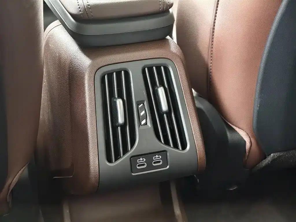 BMW iX1 2025 eDrive25L M Sport Package — миниатюра 13