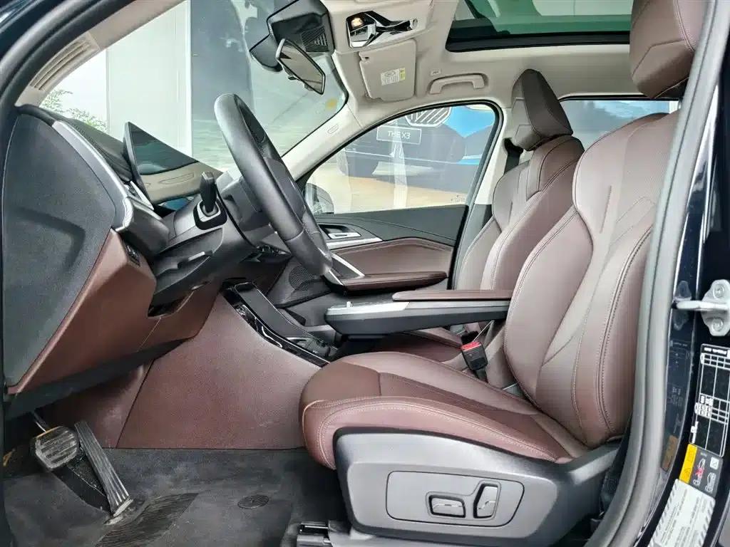 BMW iX1 2025 eDrive25L M Sport Package — миниатюра 14