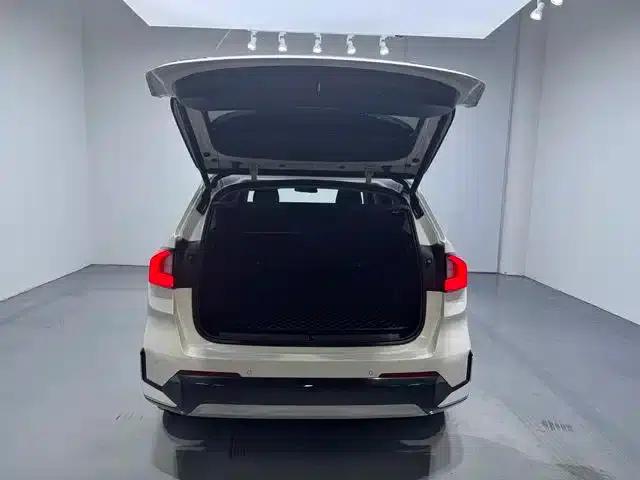 BMW iX1 2025 eDrive25L X Design Package — миниатюра 11