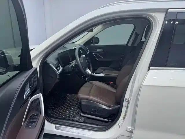 BMW iX1 2025 eDrive25L X Design Package — миниатюра 13