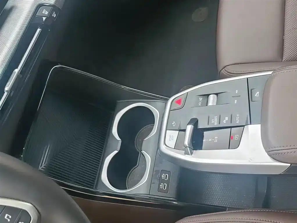 BMW iX1 2025 eDrive25L M Sport Package — миниатюра 12