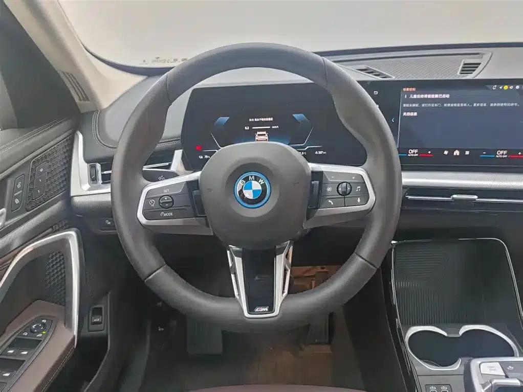 BMW iX1 2025 eDrive25L M Sport Package — миниатюра 14