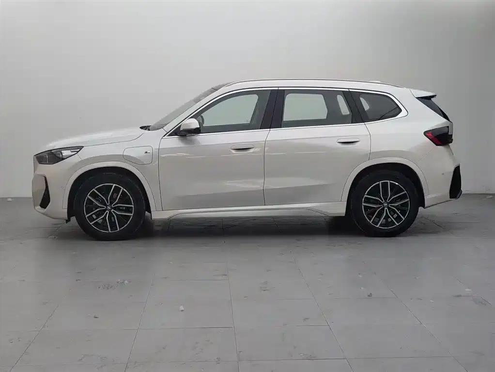BMW iX1 2025 eDrive25L M Sport Package — миниатюра 3
