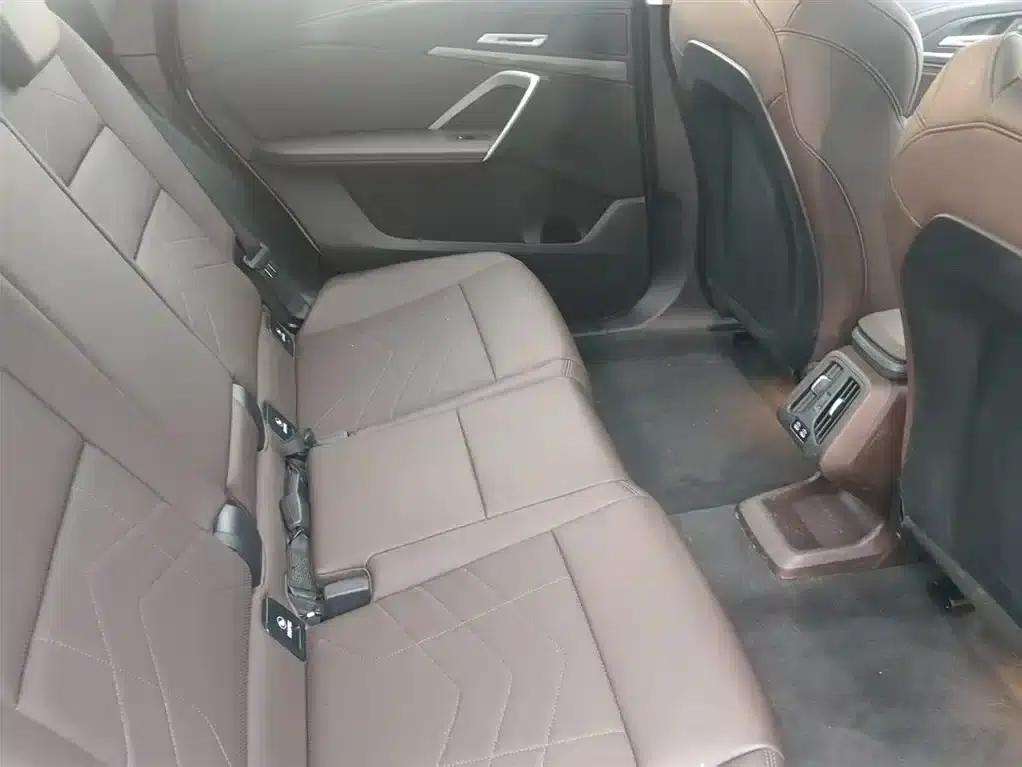 BMW iX1 2025 eDrive25L M Sport Package — миниатюра 9