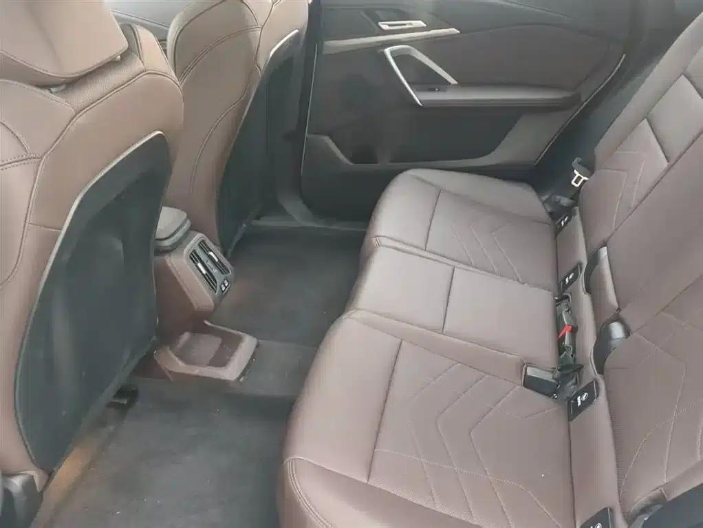BMW iX1 2025 eDrive25L M Sport Package — миниатюра 10
