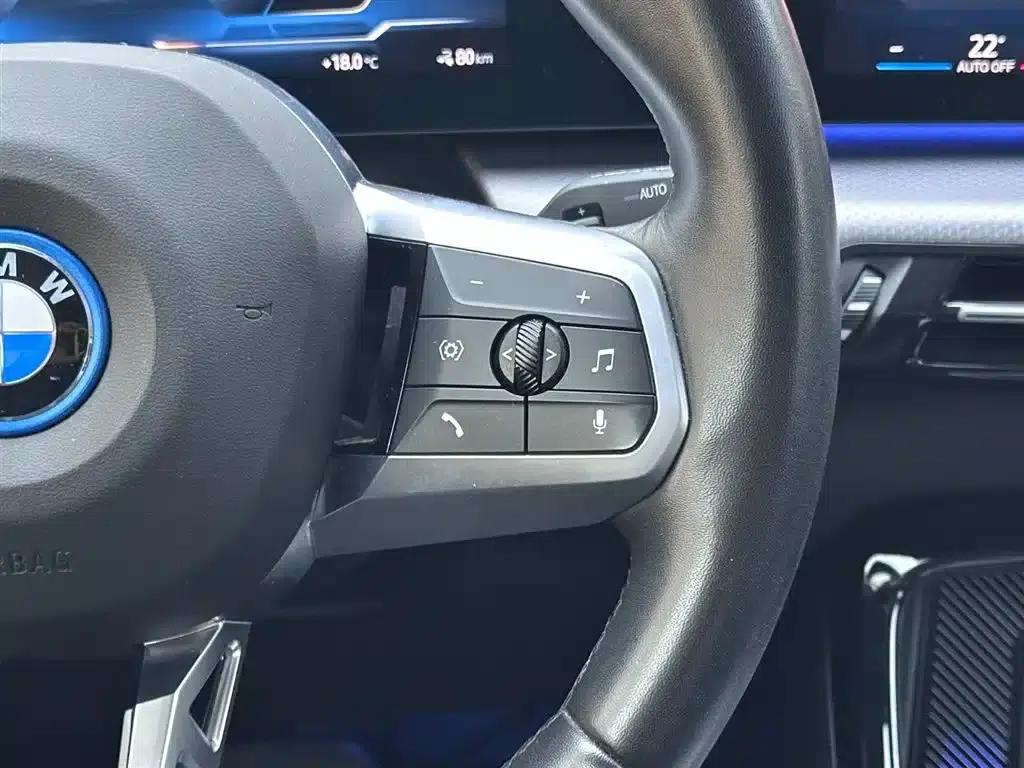 2023 BMW iX1 xDrive30L M Sport Package — миниатюра 16