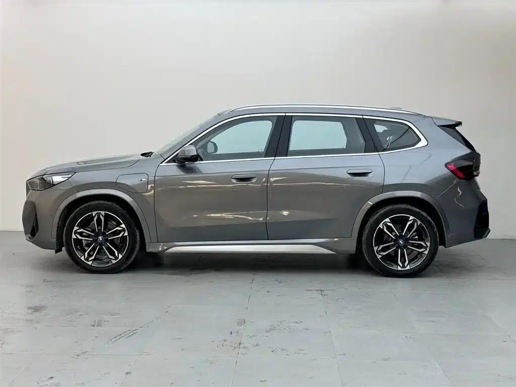2023 BMW iX1 xDrive30L M Sport Package — миниатюра 3