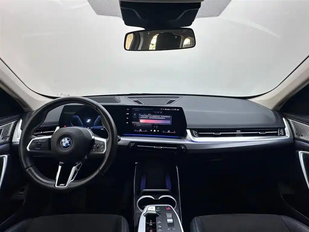 2023 BMW iX1 xDrive30L M Sport Package — миниатюра 7