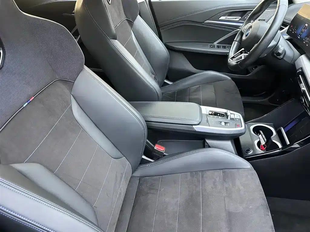2023 BMW iX1 xDrive30L M Sport Package — миниатюра 9