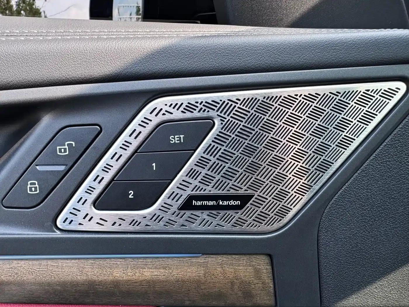 BMW iX1 2023 xDrive30L X Design Package — миниатюра 10