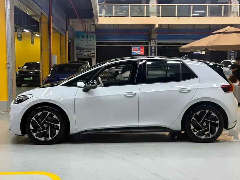 Volkswagen ID.3 2023 Pure Smart Edition — миниатюра 4