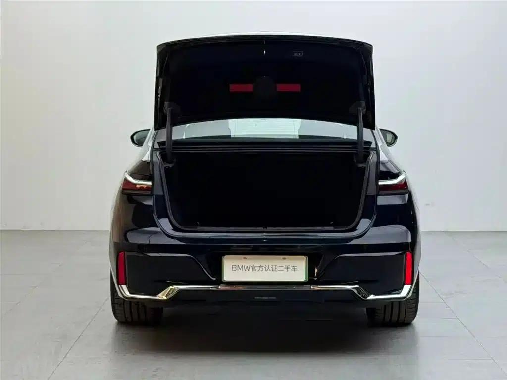 2023 BMW i7 xDrive60L M Sport Package — миниатюра 6