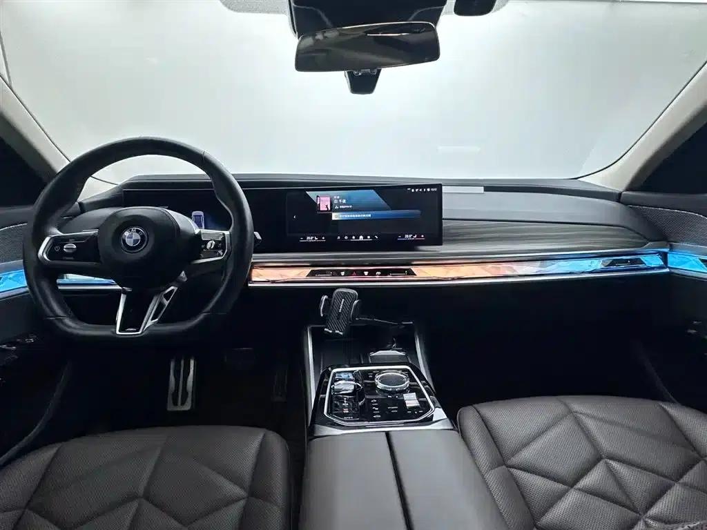 BMW i7 2023 eDrive50L Leading M Sport Package — миниатюра 7