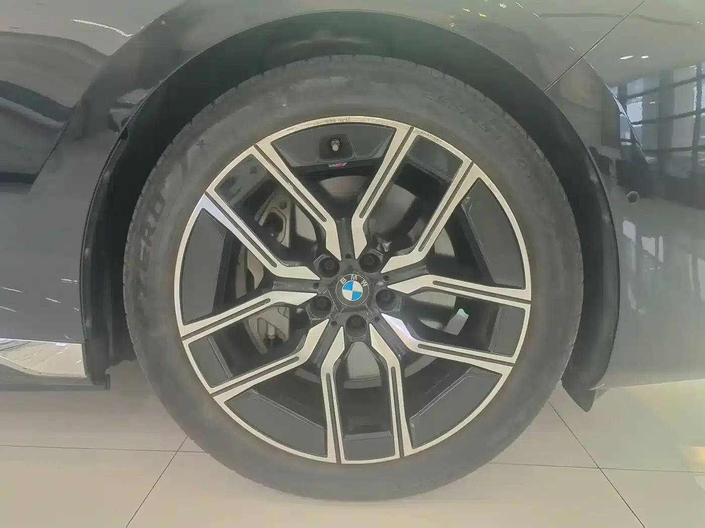 BMW i7 2023 eDrive50L Leading M Sport Package — миниатюра 13