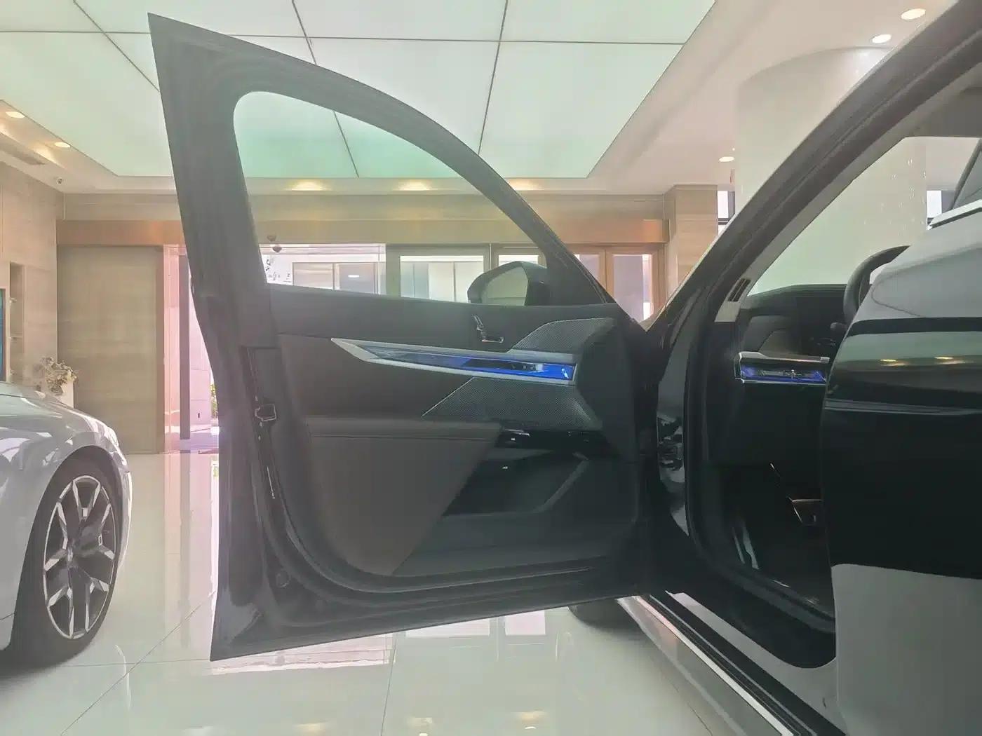 BMW i7 2023 eDrive50L Leading M Sport Package — миниатюра 14