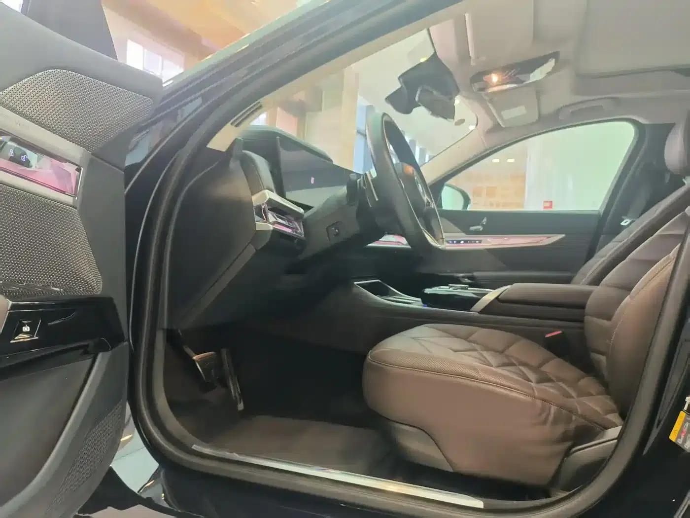 BMW i7 2023 eDrive50L Leading M Sport Package — миниатюра 7