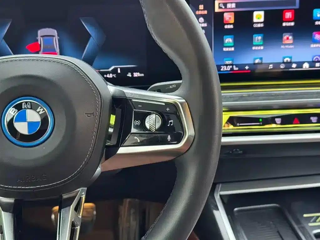 BMW i7 2023 eDrive50L M Sport Package — миниатюра 16
