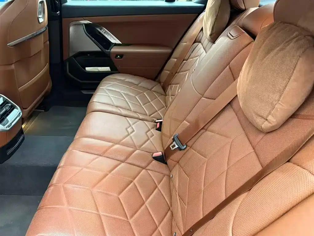 BMW i7 2023 eDrive50L M Sport Package — миниатюра 9