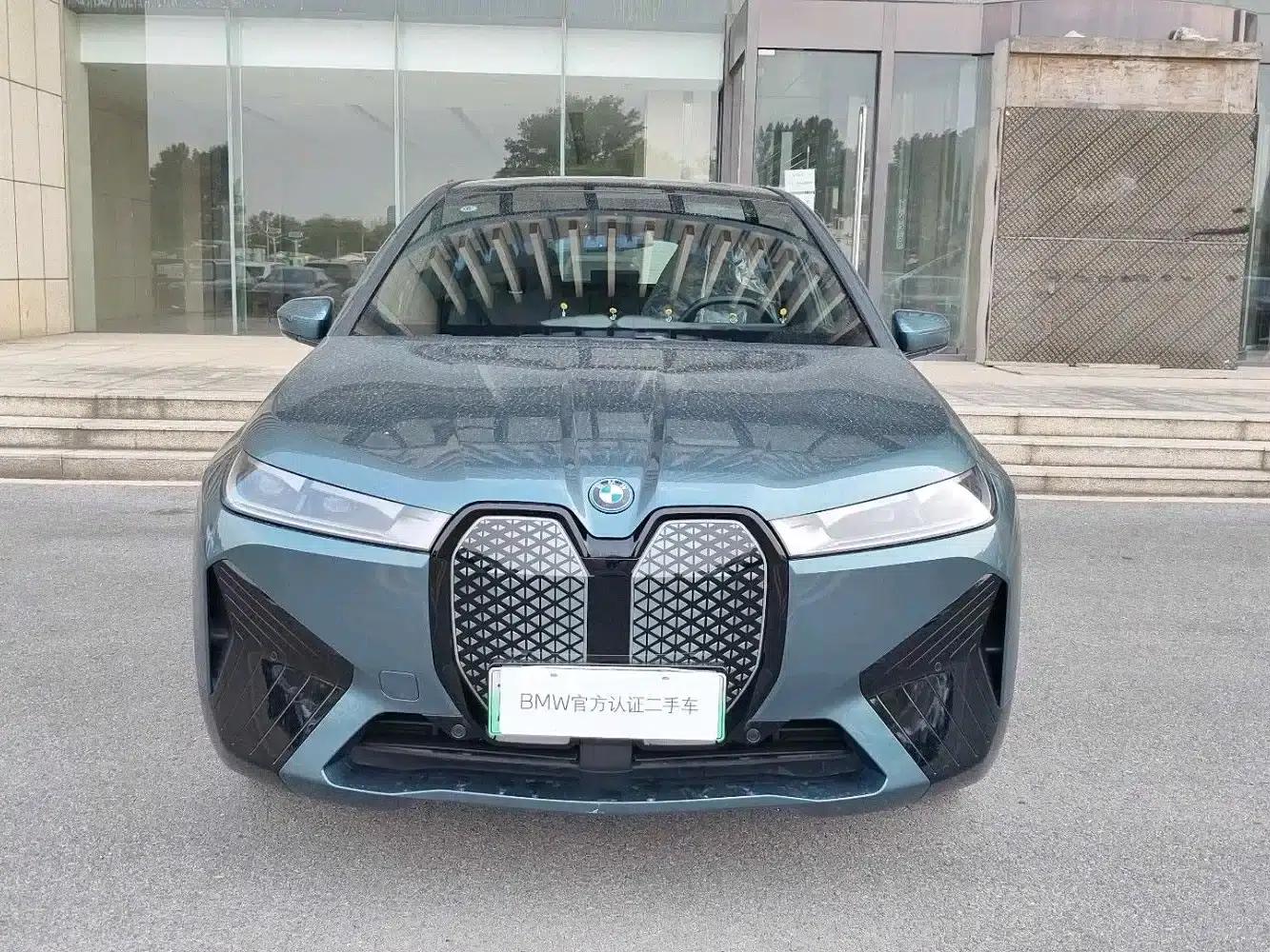 BMW iX 2022 xDrive40 — миниатюра 2