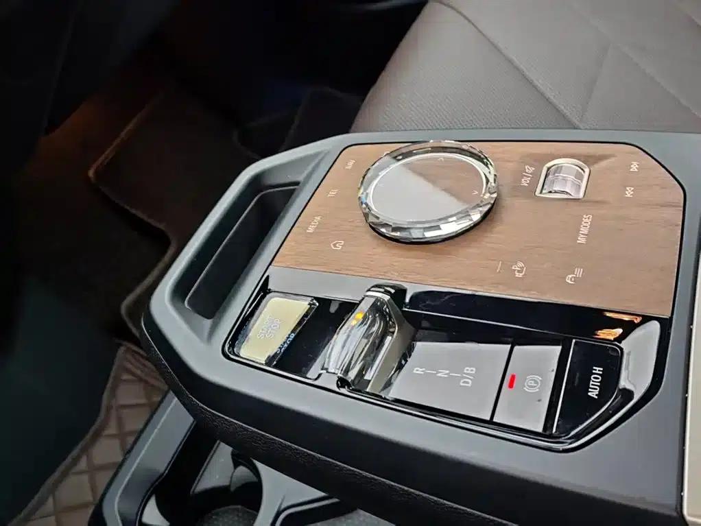 BMW iX 2022 xDrive40 — миниатюра 11