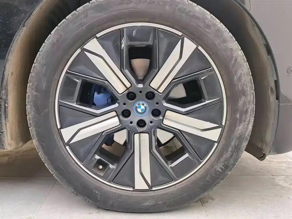 BMW iX 2022 xDrive40 — миниатюра 18