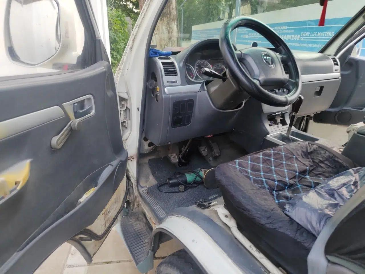 Foton Scenic Futian Scenic manual 2.0-liter ten-seat mid-size standard passenger bus — миниатюра 16