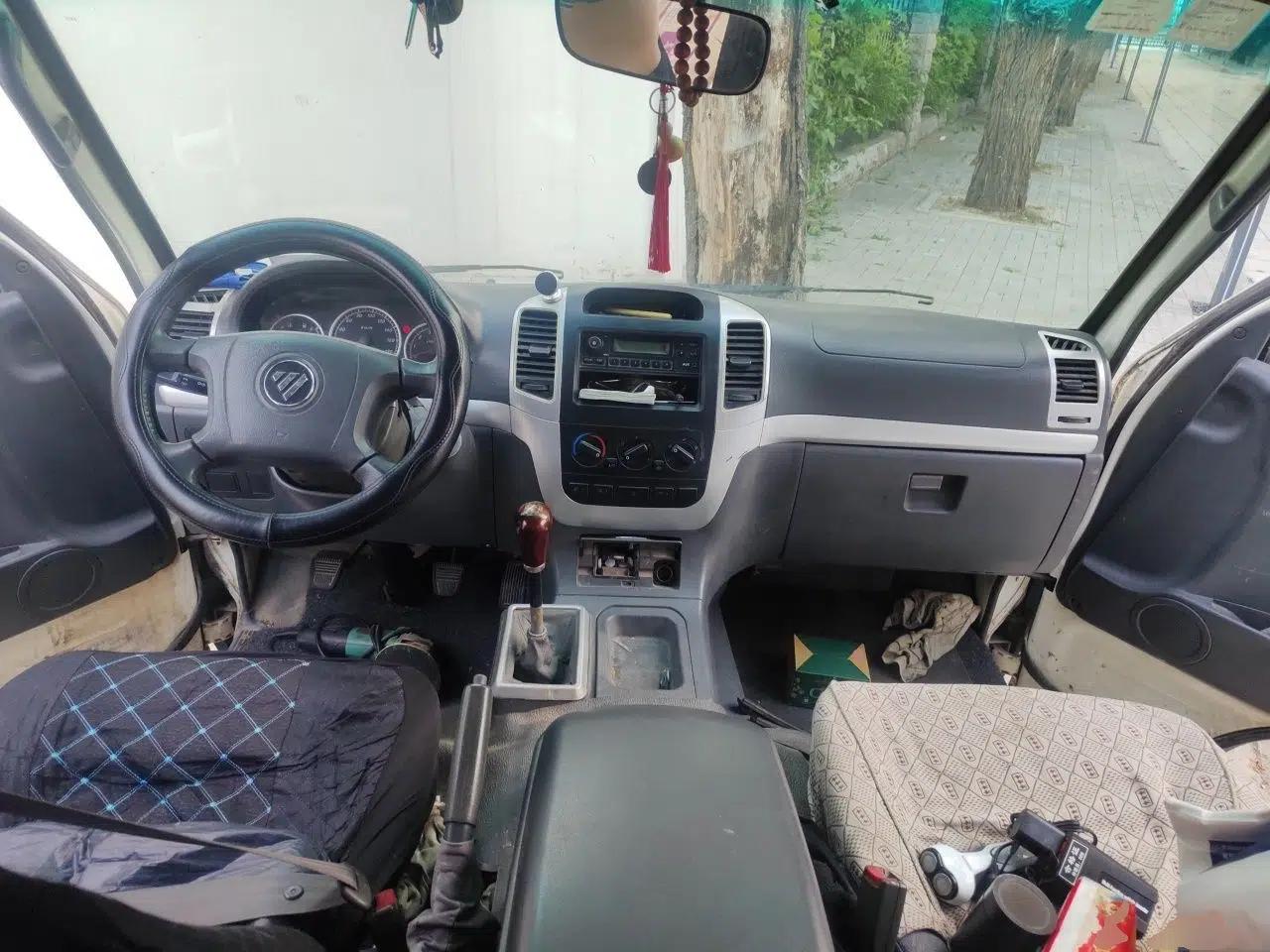Foton Scenic Futian Scenic manual 2.0-liter ten-seat mid-size standard passenger bus — миниатюра 9