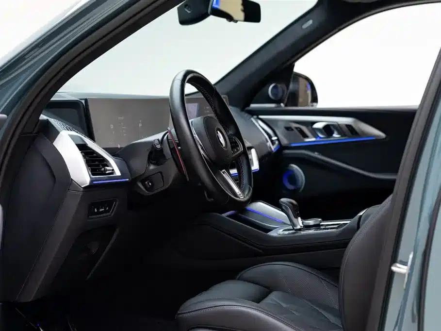 BMW XM 2023 50e — миниатюра 11