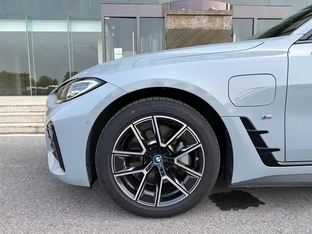 BMW i4 2023 eDrive40 — миниатюра 16