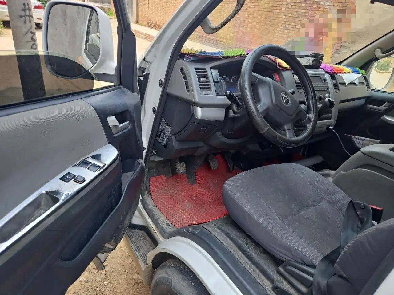 Foton Scenic G9 Foton Fengguang G7, 2.4-liter gasoline, manual transmission, medium-sized passenger van, 10 seats. — миниатюра 16
