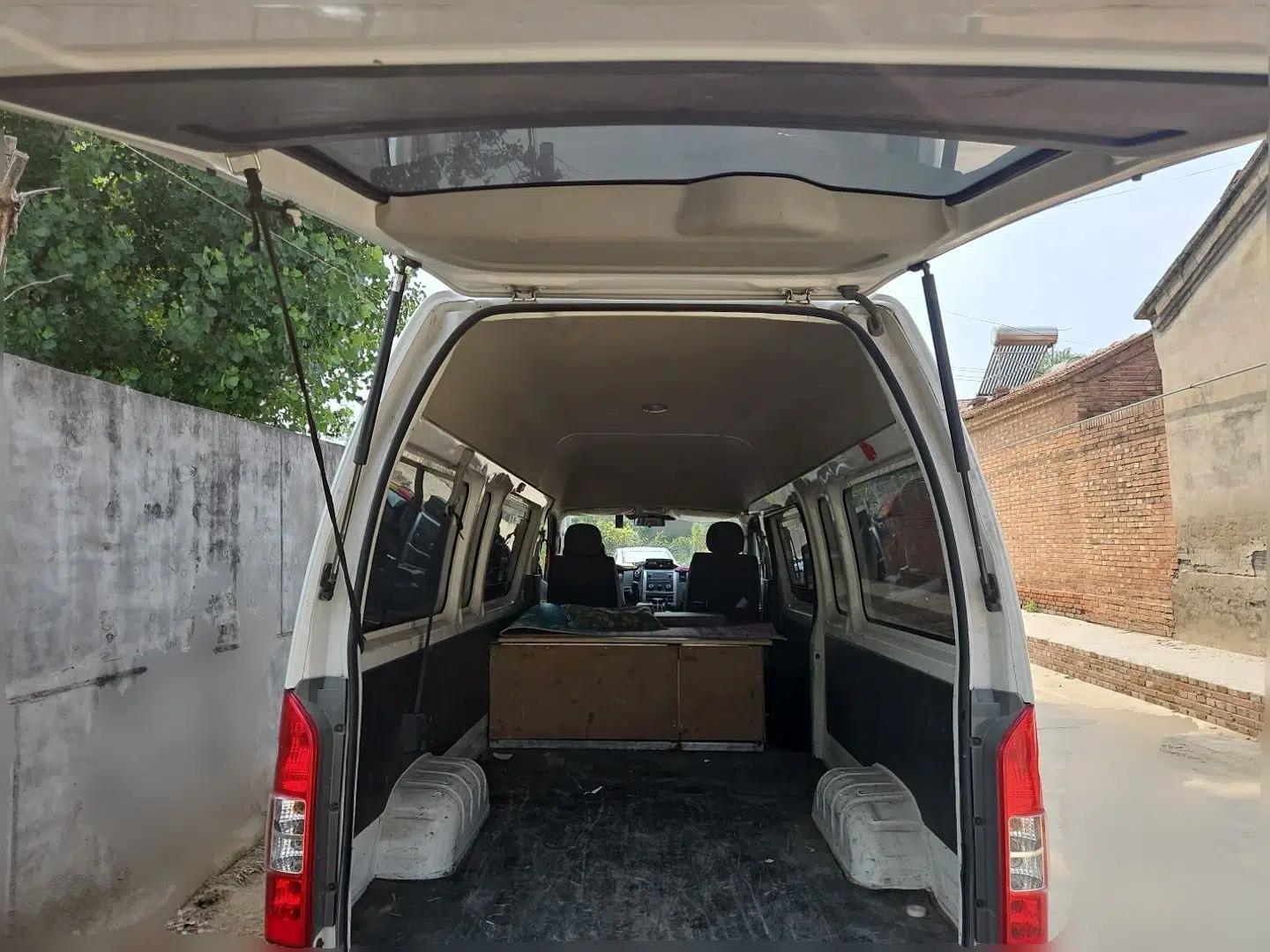 Foton Scenic G9 Foton Fengguang G7, 2.4-liter gasoline, manual transmission, medium-sized passenger van, 10 seats. — миниатюра 19