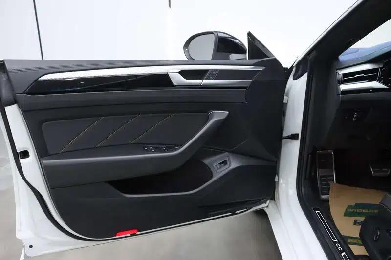 Volkswagen CC 2021 380TSI Striking Edition — миниатюра 13