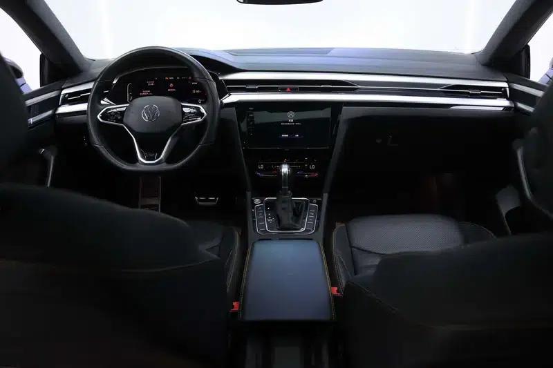 Volkswagen CC 2021 380TSI Striking Edition — миниатюра 23